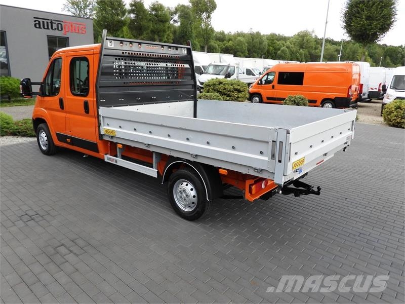 Peugeot BOXER  STAKE BODY DOUBLE CABIN DOKA 7 SEATS شاحنات خفيفة/مفصلية الجوانب