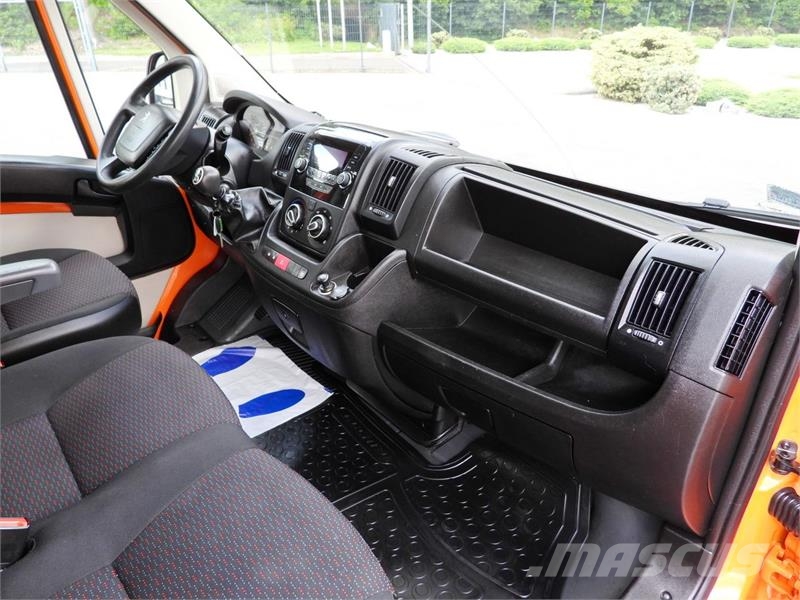 Peugeot BOXER  STAKE BODY DOUBLE CABIN DOKA 7 SEATS شاحنات خفيفة/مفصلية الجوانب