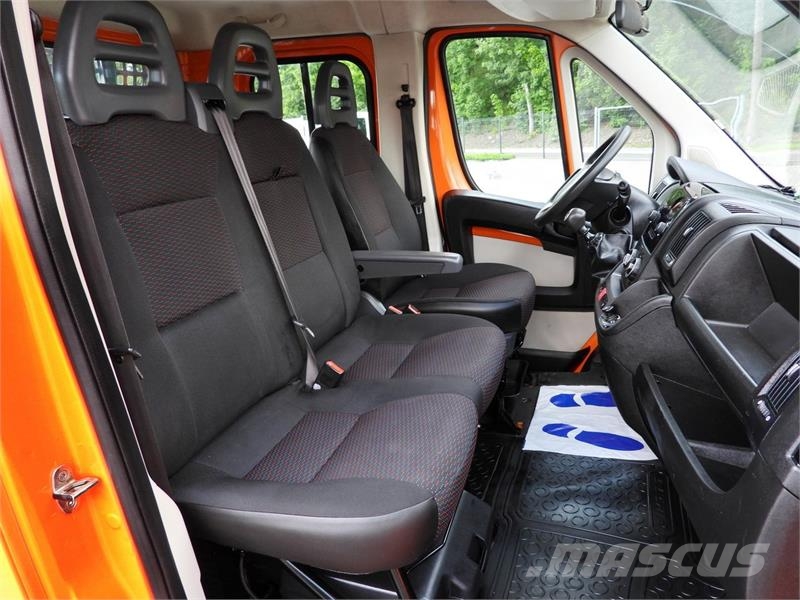 Peugeot BOXER  STAKE BODY DOUBLE CABIN DOKA 7 SEATS شاحنات خفيفة/مفصلية الجوانب