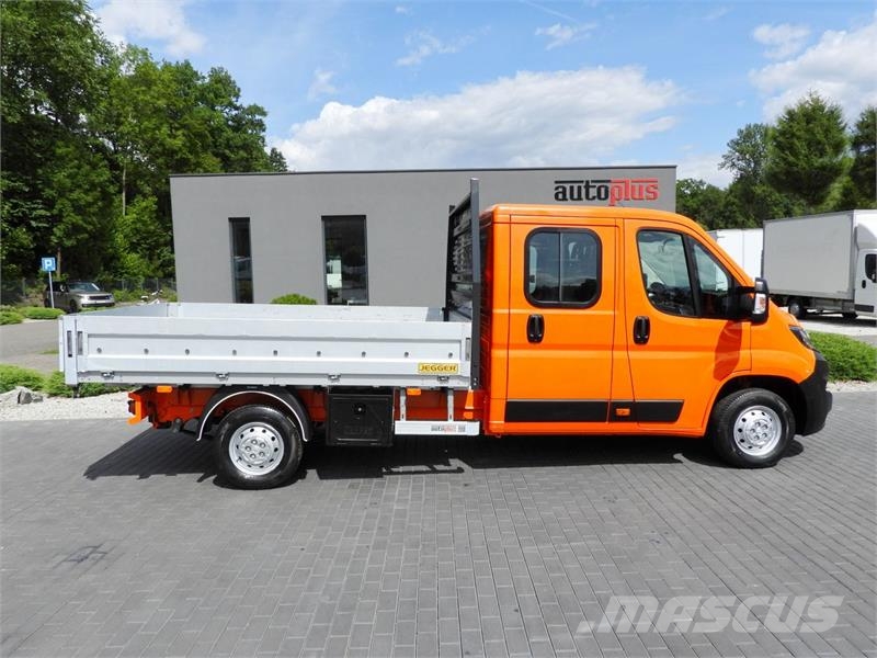 Peugeot BOXER  STAKE BODY DOUBLE CABIN DOKA 7 SEATS شاحنات خفيفة/مفصلية الجوانب