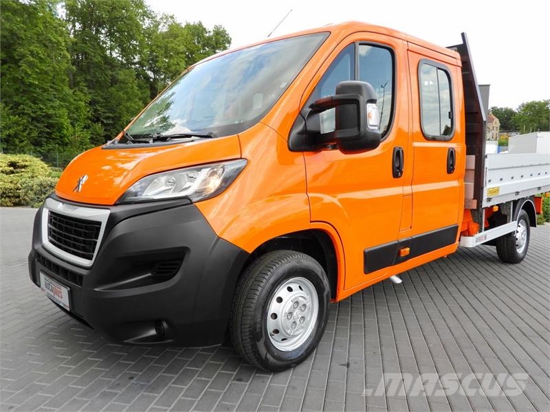 Peugeot BOXER  STAKE BODY DOUBLE CABIN DOKA 7 SEATS شاحنات خفيفة/مفصلية الجوانب
