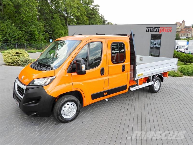 Peugeot BOXER  STAKE BODY DOUBLE CABIN DOKA 7 SEATS شاحنات خفيفة/مفصلية الجوانب
