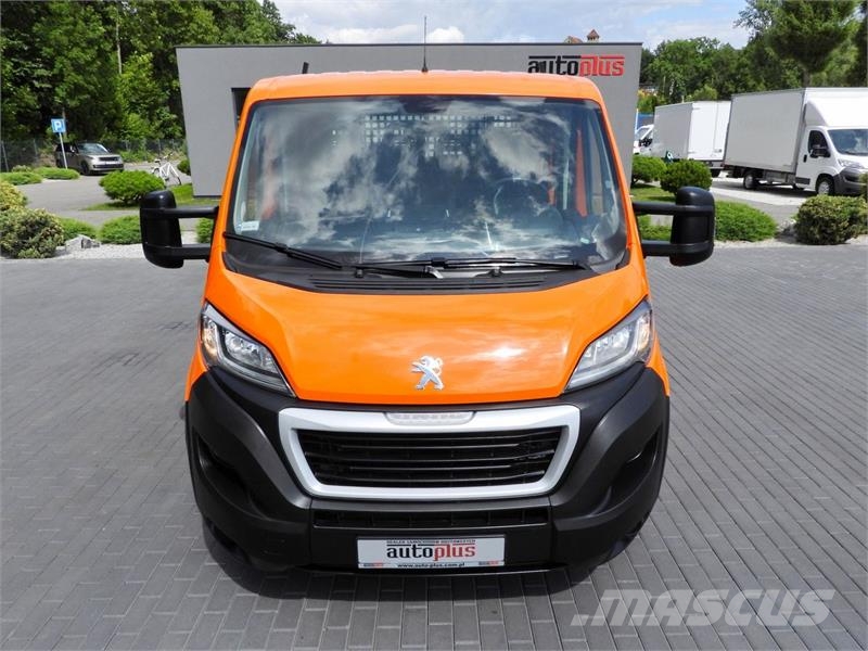 Peugeot BOXER  STAKE BODY DOUBLE CABIN DOKA 7 SEATS شاحنات خفيفة/مفصلية الجوانب
