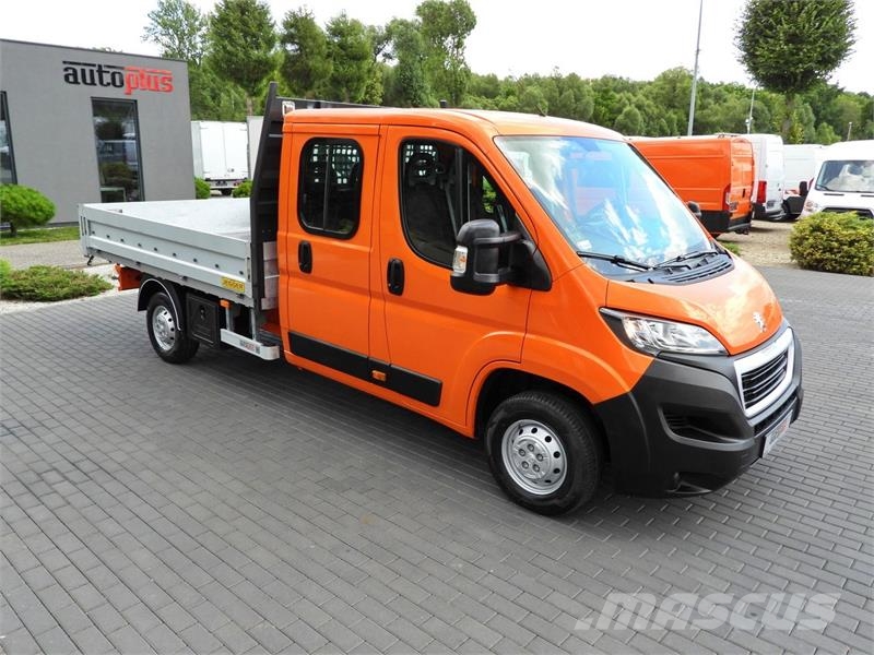 Peugeot BOXER  STAKE BODY DOUBLE CABIN DOKA 7 SEATS شاحنات خفيفة/مفصلية الجوانب