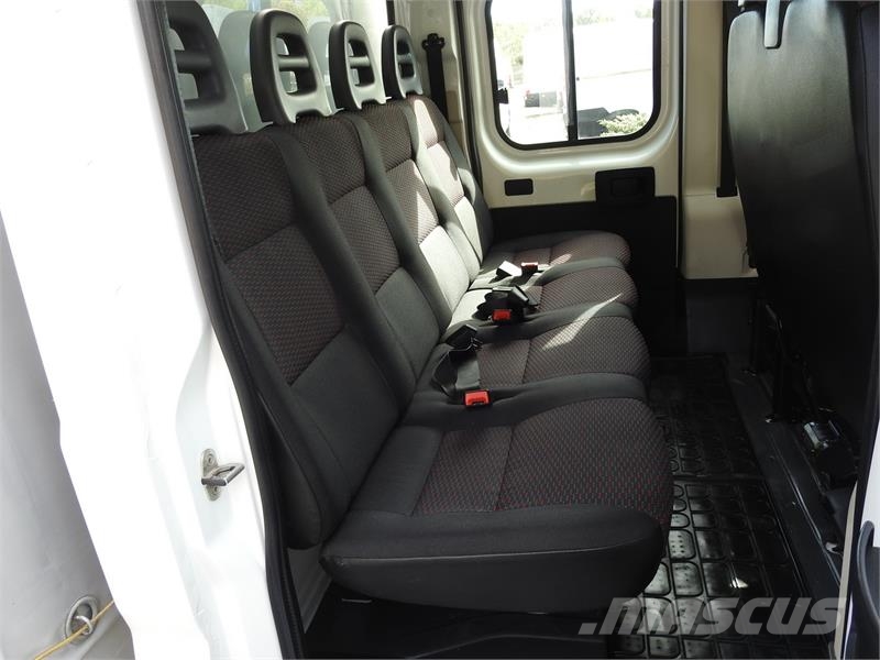 Peugeot BOXER STAKE BODY DOUBLE CABIN DOKA 7 SEATS Pickup/Sideaflæsning