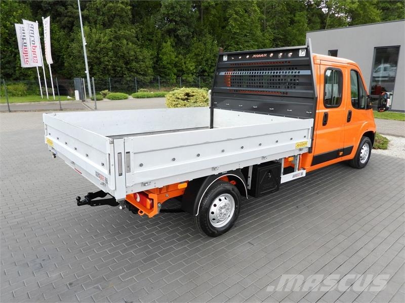 Peugeot BOXER  STAKE BODY DOUBLE CABIN DOKA 7 SEATS شاحنات خفيفة/مفصلية الجوانب