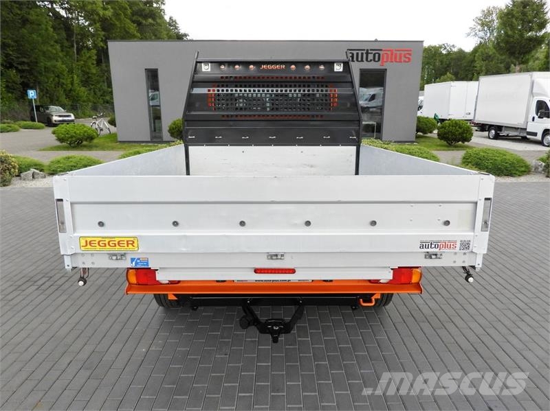 Peugeot BOXER  STAKE BODY DOUBLE CABIN DOKA 7 SEATS شاحنات خفيفة/مفصلية الجوانب
