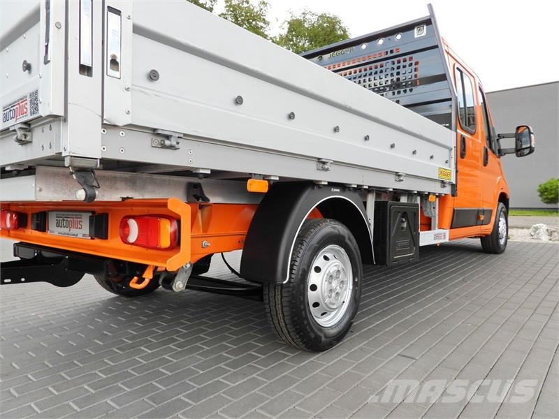 Peugeot BOXER  STAKE BODY DOUBLE CABIN DOKA 7 SEATS شاحنات خفيفة/مفصلية الجوانب