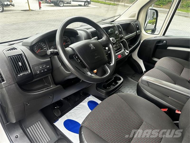 Peugeot BOXER  THREE-WAY TIPPER DOUBLE CABIN DOKA 7 SEATS Furgonetas basculantes