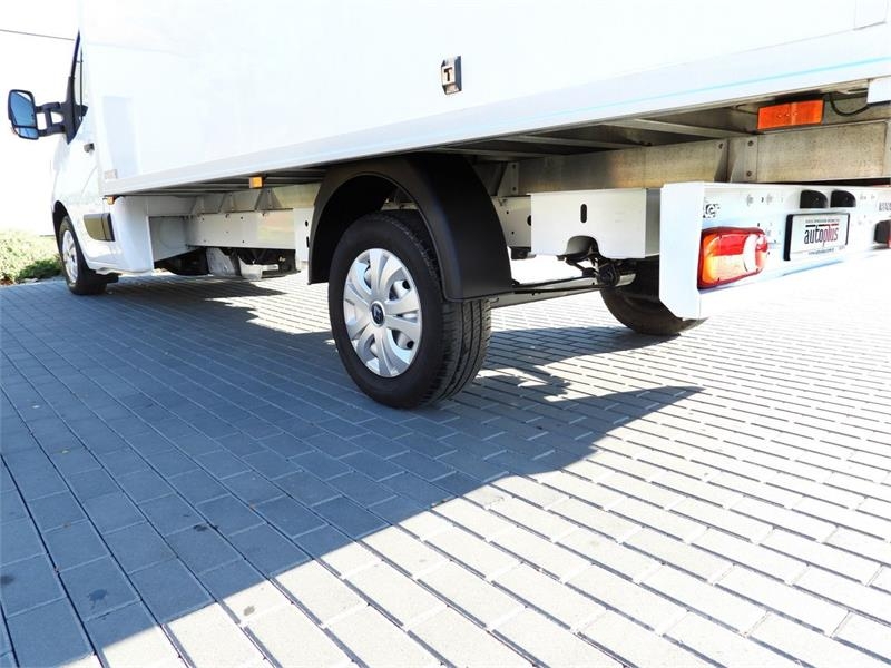 Renault MASTER BOX 8 PALLETS CRUISE CONTROL NAVIGATION هيكل صندوقي