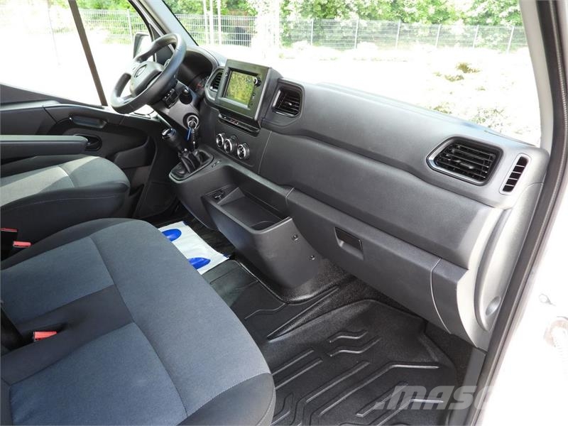 Renault MASTER  BOX DELIVERY VAN 7 SEATS CRUISE CONTROL شاحنة مقفلة