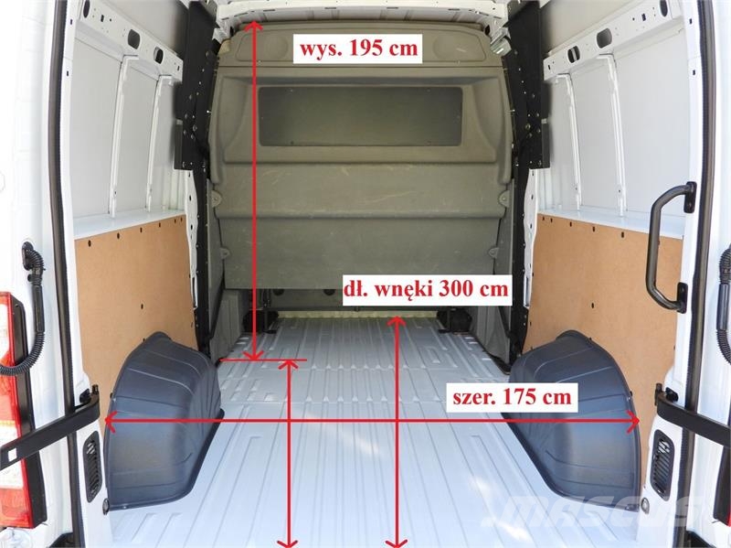 Renault MASTER  BOX DELIVERY VAN 7 SEATS CRUISE CONTROL شاحنة مقفلة