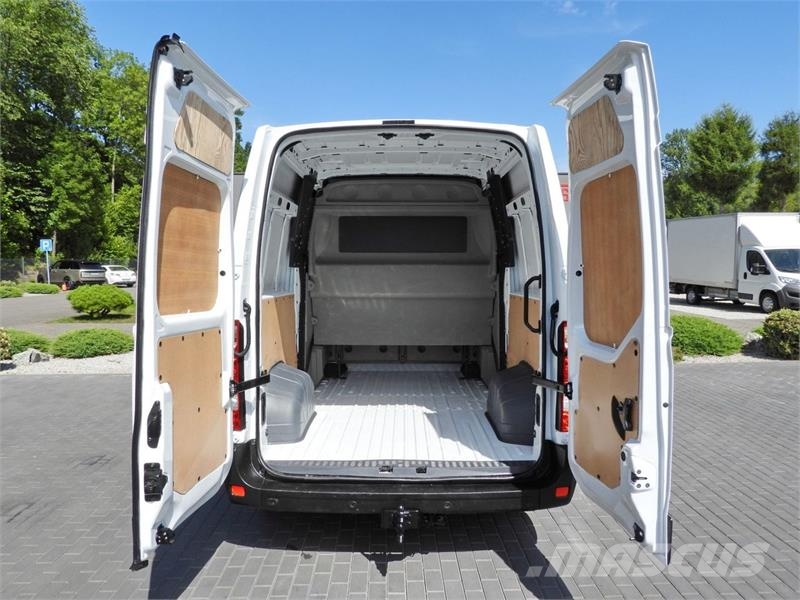 Renault MASTER  BOX DELIVERY VAN 7 SEATS CRUISE CONTROL شاحنة مقفلة