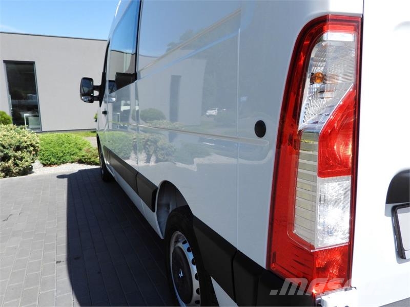 Renault MASTER  BOX DELIVERY VAN 7 SEATS CRUISE CONTROL شاحنة مقفلة