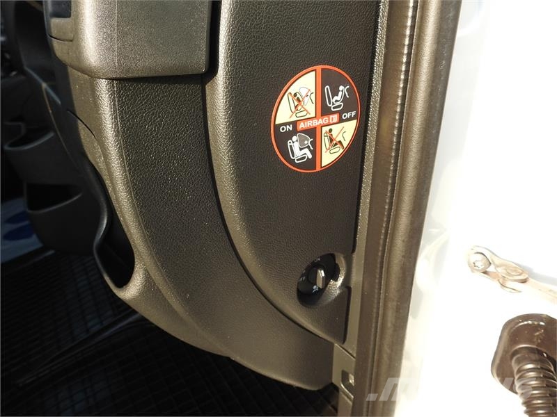 Renault MASTER BOX DELIVERY VAN 7 SEATS CRUISE CONTROL Lieferwagen