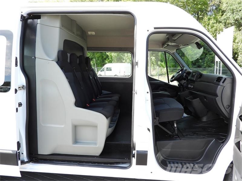 Renault MASTER  BOX DELIVERY VAN 7 SEATS CRUISE CONTROL شاحنة مقفلة