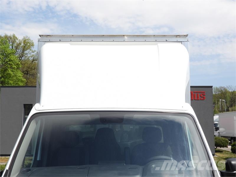 Renault MASTER BOX LIFT 8 PALLETS CRUISE CONTROL Цельнометаллический фургоны