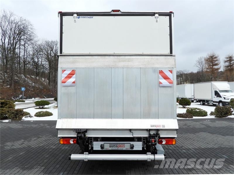Renault MASTER  BOX LIFT 8 PALLETS CRUISE CONTROL Vehículos de caha cerrada