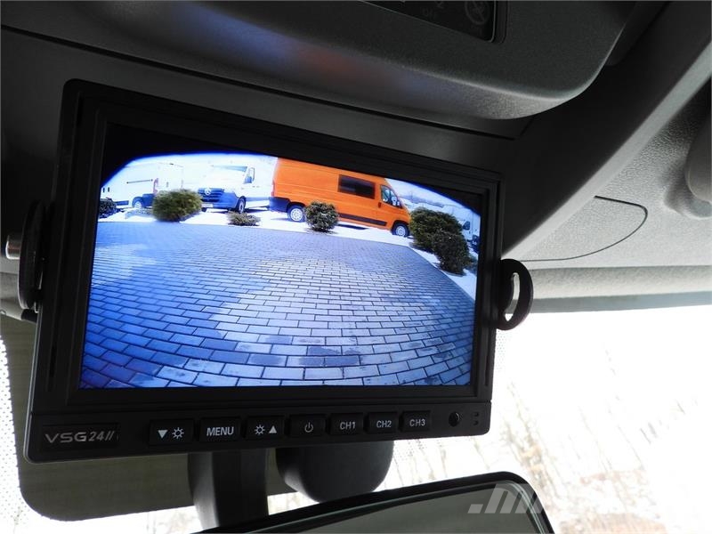 Renault MASTER  BOX LIFT 8 PALLETS CRUISE CONTROL Vehículos de caha cerrada