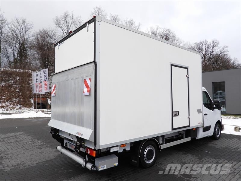 Renault MASTER  BOX LIFT 8 PALLETS CRUISE CONTROL Vehículos de caha cerrada