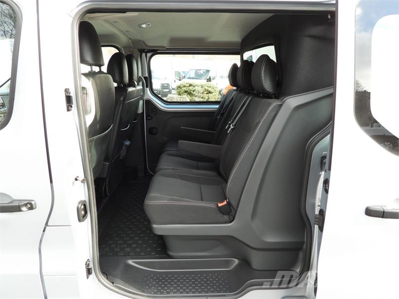 Renault TRAFIC BOX DELIVERY VAN 6 SEATS CRUISE CONTROL Gesloten bedrijfswagens