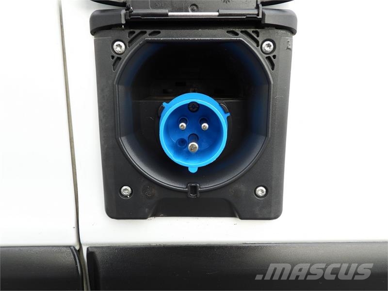 Renault TRAFIC  REFRIGERATOR VAN -1*C POWER SUPPLY 230V Refrižerators