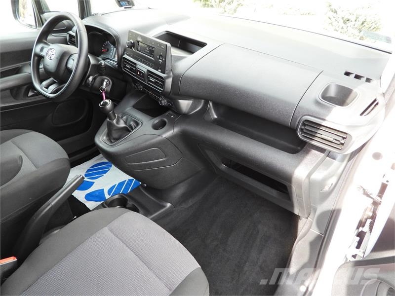 Toyota PROACE CITY REFRIGERATOR VAN -15*C POWER SUPPLY 冷藏面包车