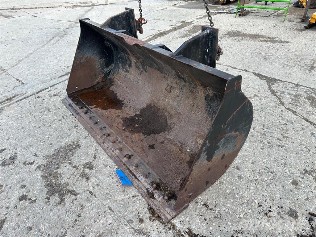 JCB Telehandler bucket on Q-Fit & Toolcarrier Сільгосптехніка - Інші
