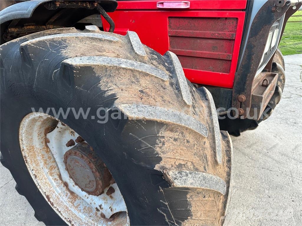 Massey Ferguson 6190 Tractor C/W MX U12 Loader Трактори