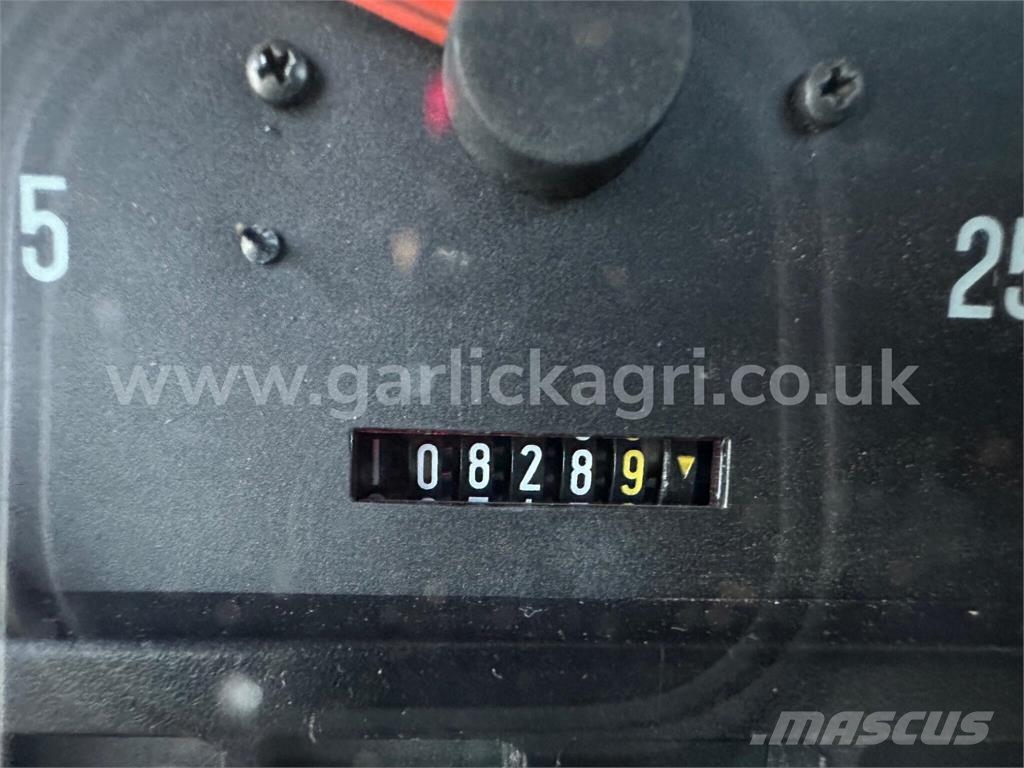 Massey Ferguson 6190 Tractor C/W MX U12 Loader Трактори