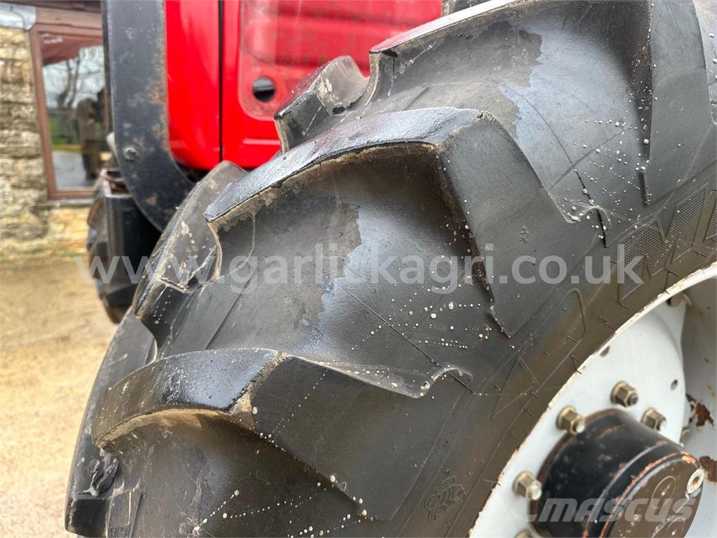 Massey Ferguson 6465 Dyna-6 Tractor C/W 950 Loader Трактора