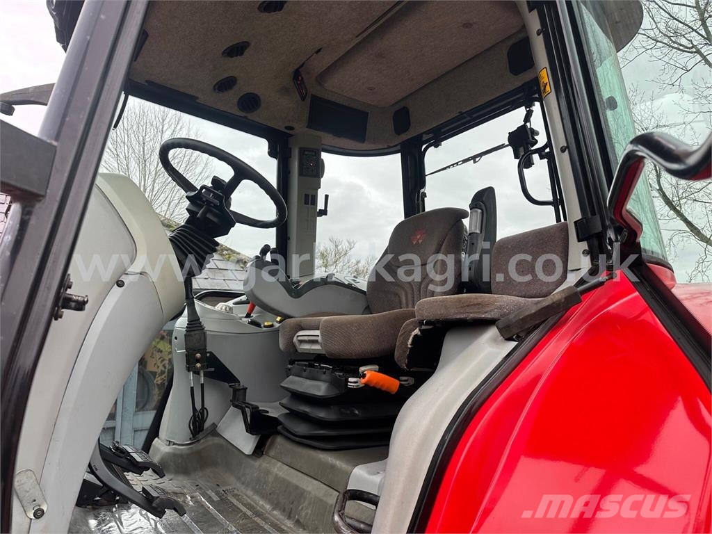 Massey Ferguson 6465 Dyna-6 Tractor C/W 950 Loader Трактора