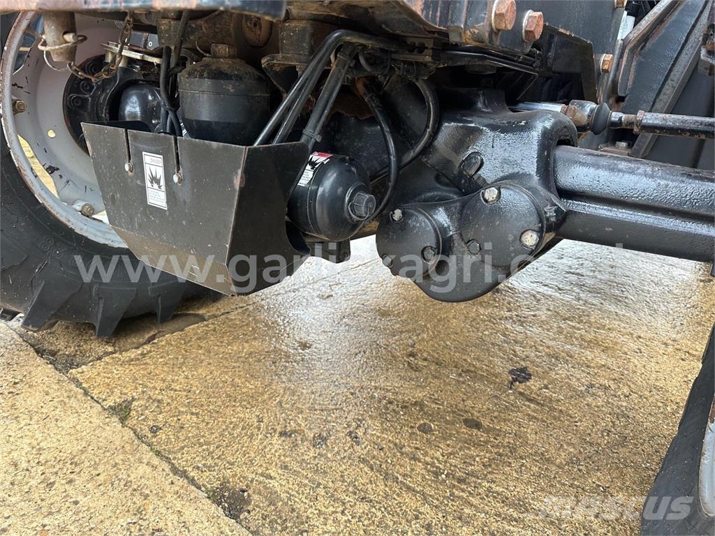 Massey Ferguson 6465 Dyna-6 Tractor C/W 950 Loader Трактора