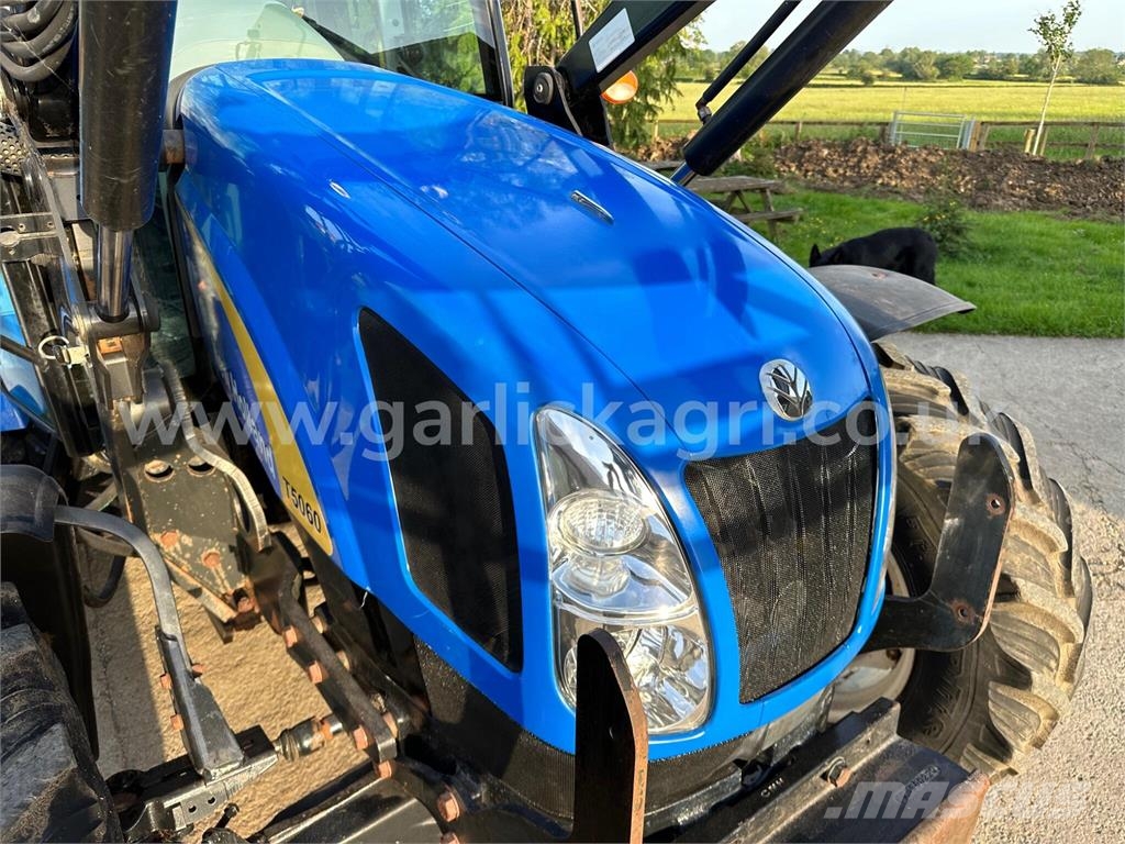 New Holland T5060 Tractor c/w Trima +2.0 Loader Traktory