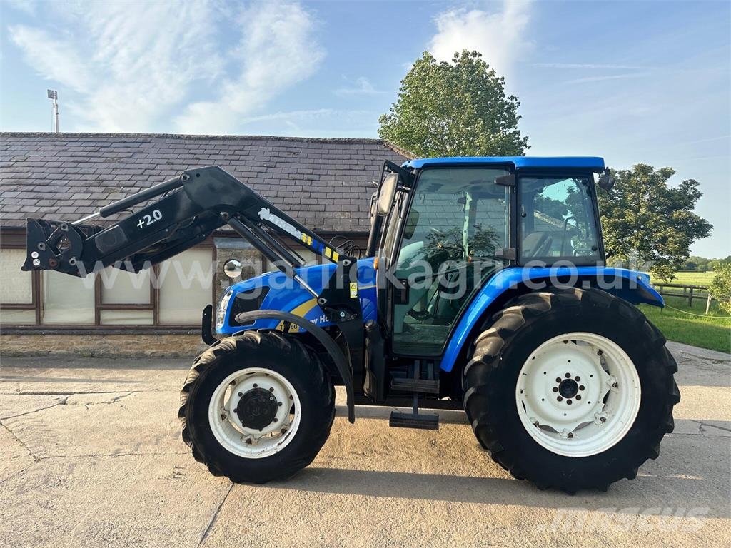 New Holland T5060 Tractor c/w Trima +2.0 Loader Traktory