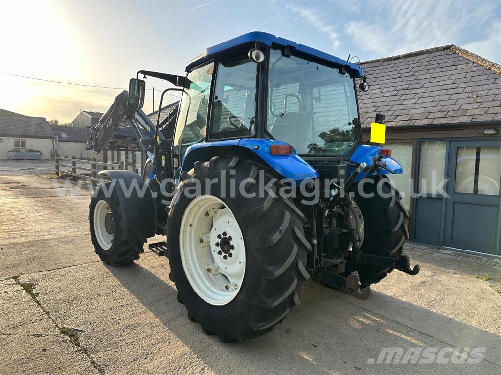 New Holland T5060 Tractor c/w Trima +2.0 Loader Traktory
