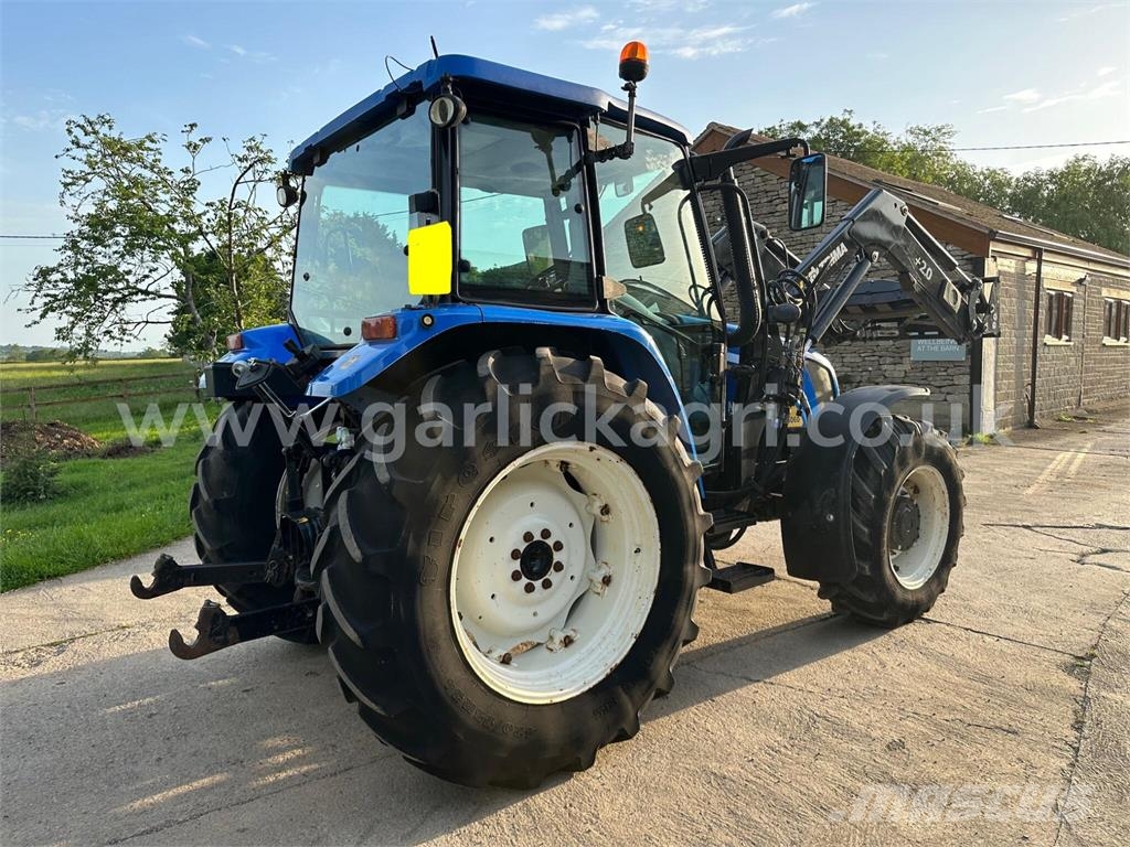 New Holland T5060 Tractor c/w Trima +2.0 Loader Traktory