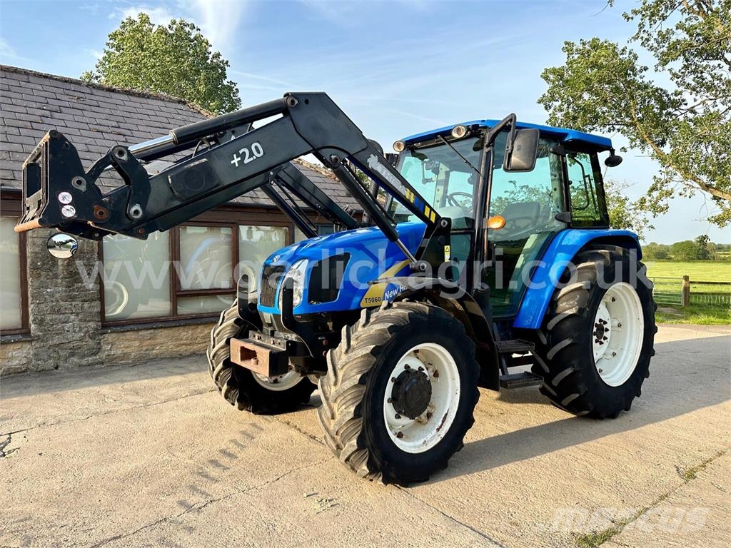 New Holland T5060 Tractor c/w Trima +2.0 Loader Traktory