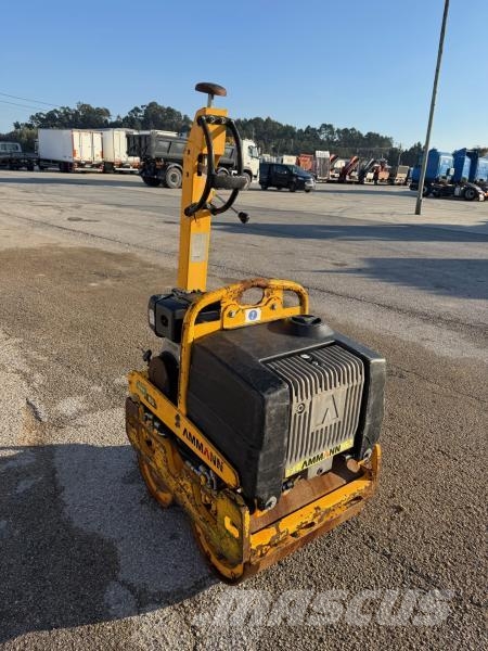 Ammann ARW 65 Kompaktorji tal