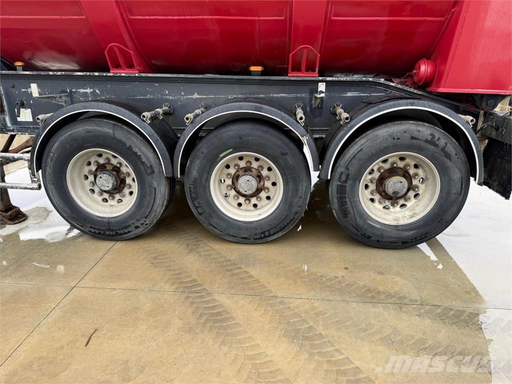Benalu Semi-Reboque Tippsemi