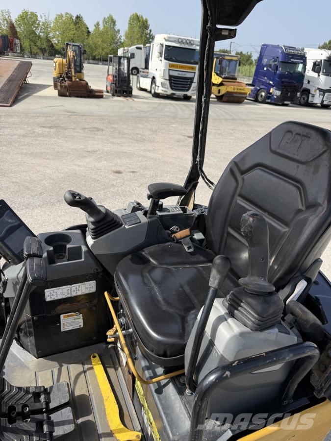 CAT 301.5 Мини екскаватори < 7 т