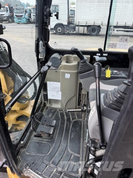 CAT 305D CR Miniescavatori