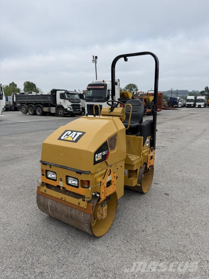CAT CB17 Kompaktori zemlje