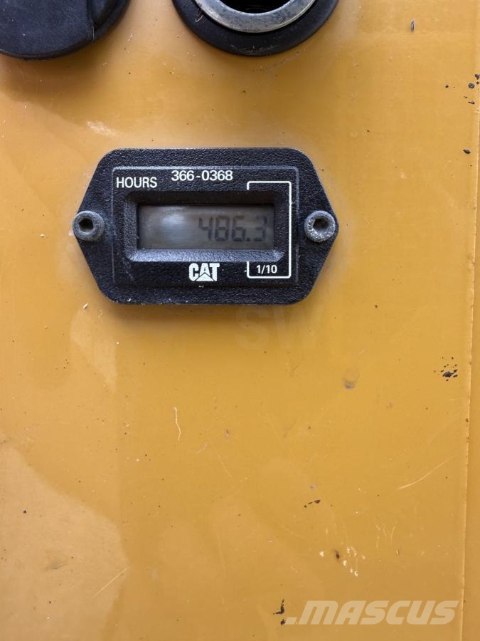 CAT CB17 Kompaktori zemlje