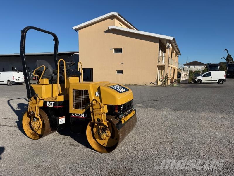 CAT CB224D ضاغطات التربة
