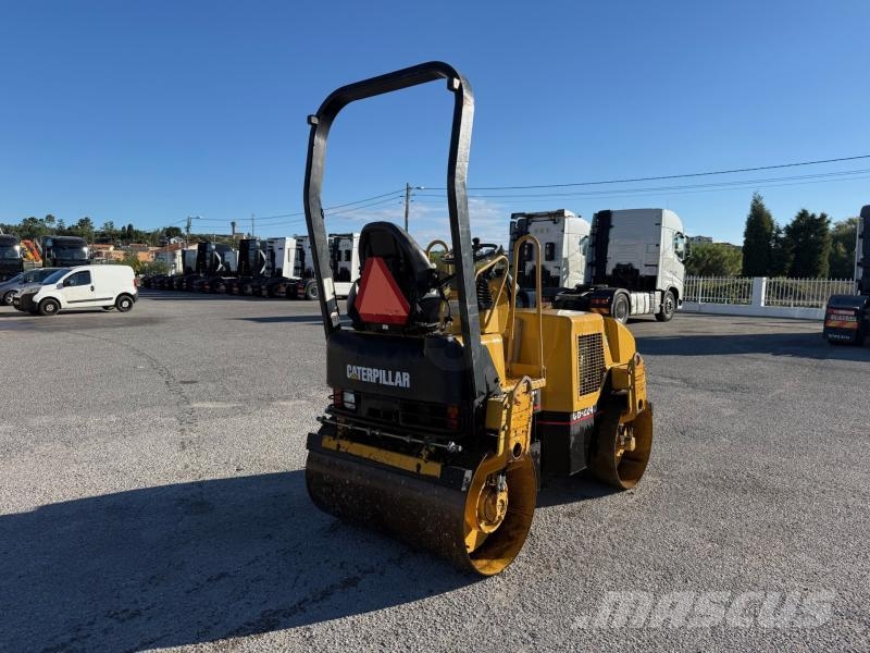 CAT CB224D ضاغطات التربة