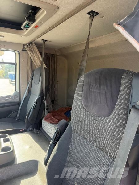 DAF CF 中古トラクターヘッド | トレーラーヘッド