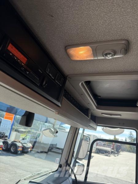 DAF CF 中古トラクターヘッド | トレーラーヘッド
