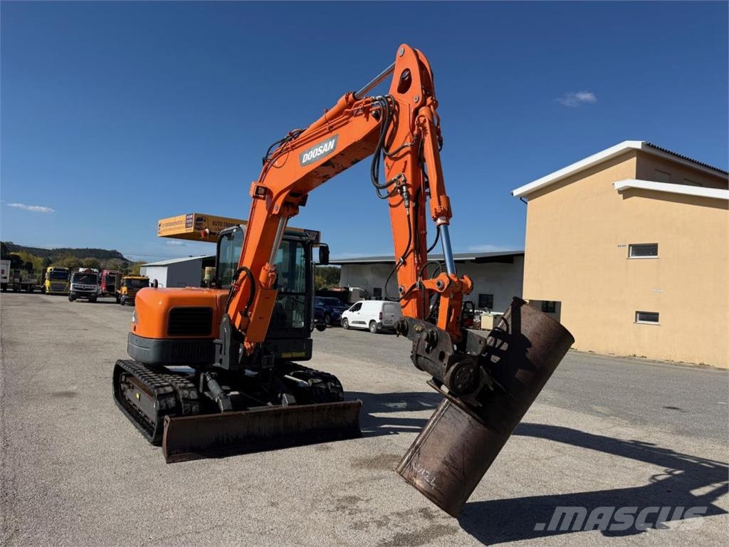 Doosan DX 85 R حفارات صغيرة أقل من 7 طن (حفارات صغيرة)