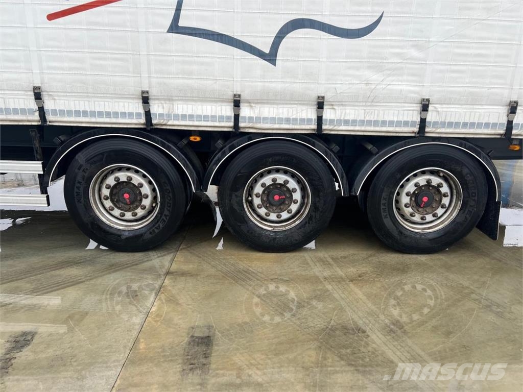 Fruehauf Semi-Reboque Semirremolques con caja de lona